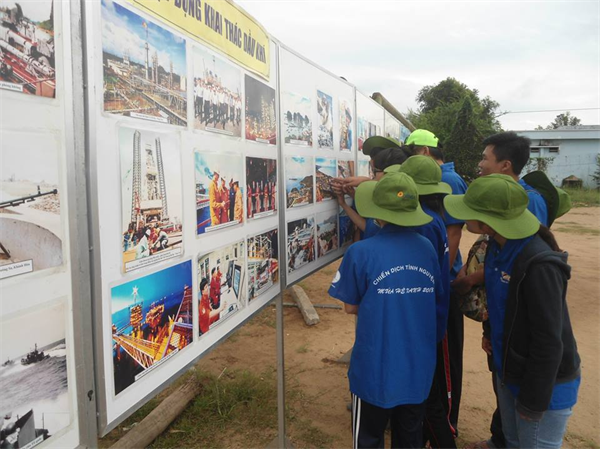 -oan-vion-thanh-nion-an-giang-tham-qua-t