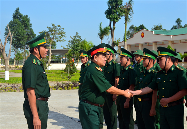 04-51-38_thieu-tuong-nguyen-xuan-ty-tham
