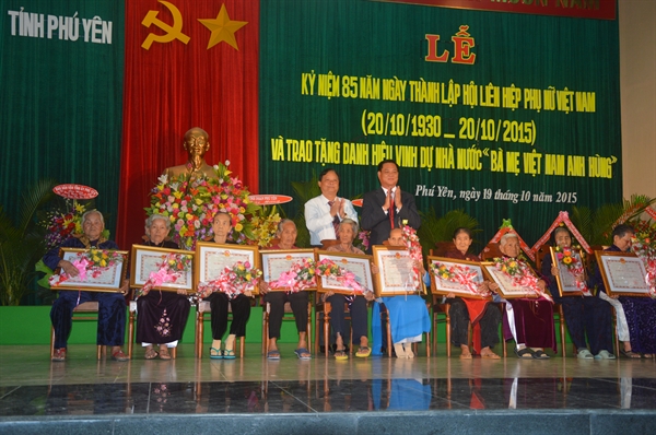 07-32-49_trao-tang-danh-hieu-me-vnah.jpg