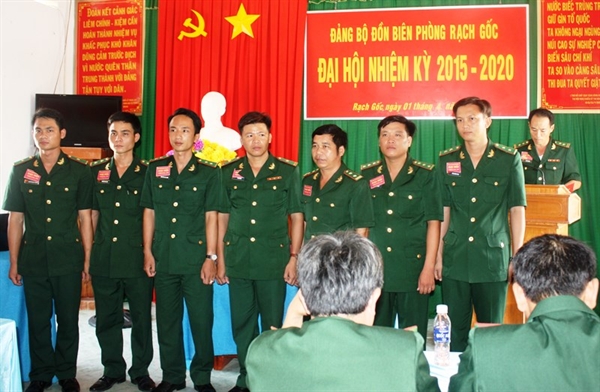 08-02-00_ban-chap-hanh-va-dai-bieu-di-du