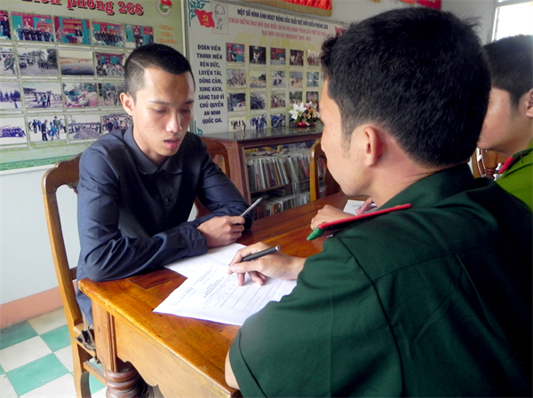 08-28-05_doi-tuong-linh-1.jpg
