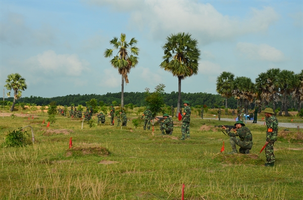 08-30-54_anh-1-ban-sung-ak.jpg