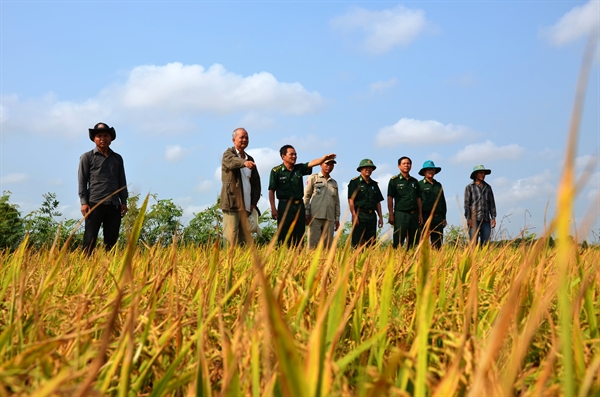08-55-23_dai-dien-lanh-dao-chinh-quyen-l