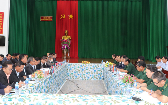 1-quang-canh-buoi-hoi-dam