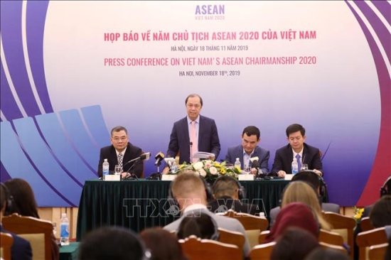 10-asean01