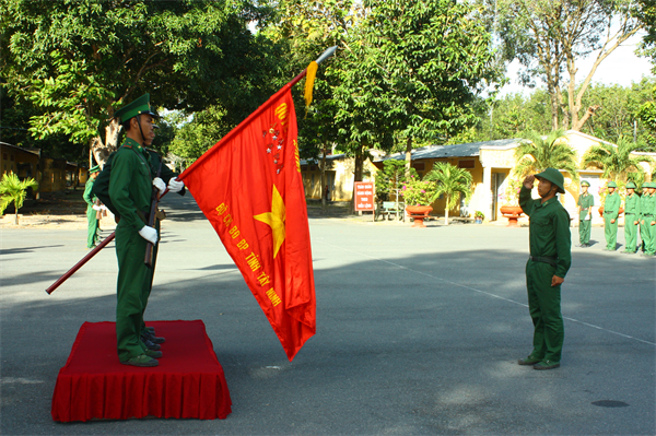 11-10-41_chien-sy-moi-tuyen-the-truoc-qu