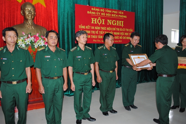 11-24-38_khen-thuong-ct-03-phu-yen.jpg