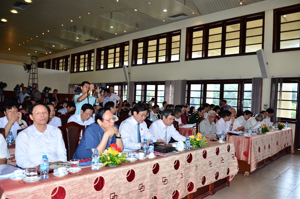 12-09-11_a1-cac-dai-bieu-tham-du-hoi-tha
