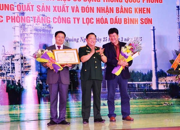 12-54-06_tang-bang-khen.jpg
