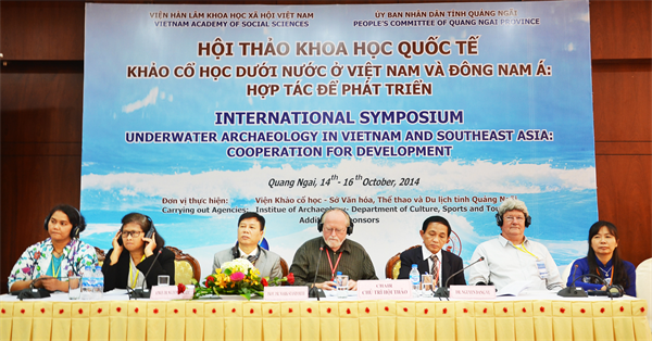 13-40-20_1-tham-du-hoi-thao-1.jpg