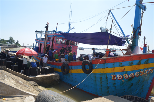 13-50-17_tau-danh-bat-xa-bo-tinh-binh-di