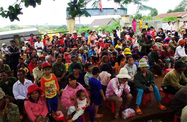 14-05-22_rat-dong-nguoi-dan-xa-quang-tru