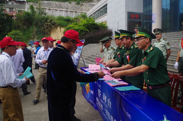 14-08-53_phat-to-roi-tuyen-truyen-cho-nh