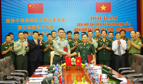 15su_hai-ben-trao-bien-ban-hoi-dam