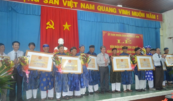 17-01-00_trao-bang-xep-hang.jpg