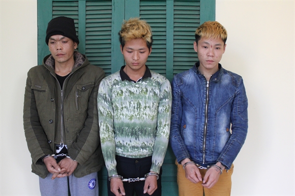 18-18-43_cac-doi-tuong-mua-ban-nguoi-gom