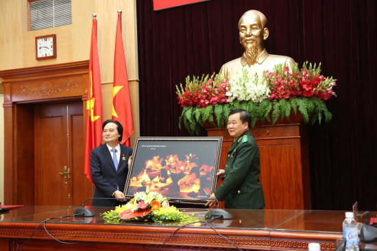18zw_anh-2