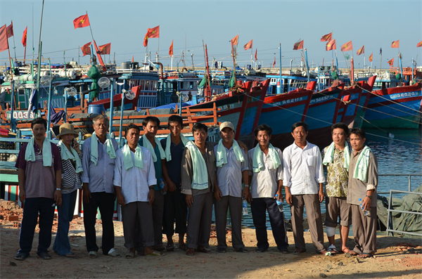 20-22-37_cac-ngu-dan-gap-gia-dinh-tai-ly