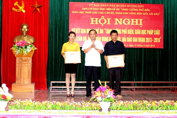 22-15-08_lanh-dao-ubnd-huyen-huong-son-t