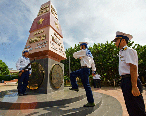 231Vu-Anh-Tuan--Chao-ngay-moi.gif