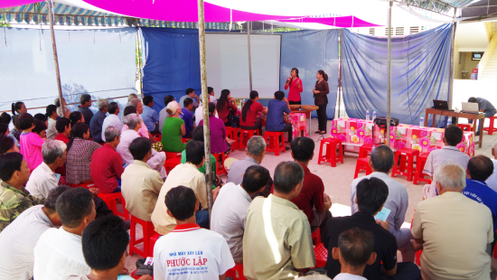 24-11-19-toan-canh-buoi-tuyen-truyen-phong-chong-thuoc-la-dieu-nhap-lau-va-tien-gia-anh-phu-quy