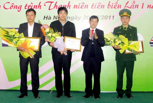 277Trung-uy-Luong.gif