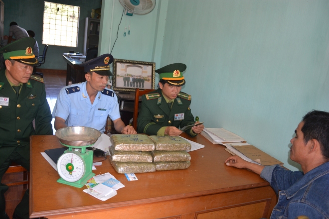 28kn_juezg3qp86-43830_142353121071624721_Can_sa_ten_Phuc_1