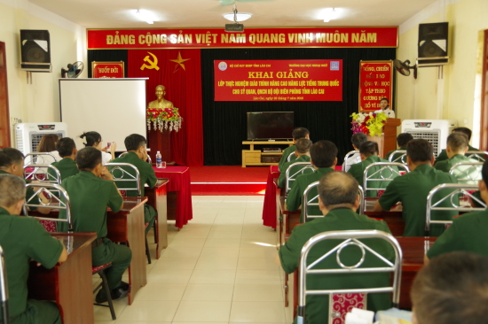 2kw096fejy-2181_f_jjxzrt191_Quang_cnh_bui_l_khai_ging