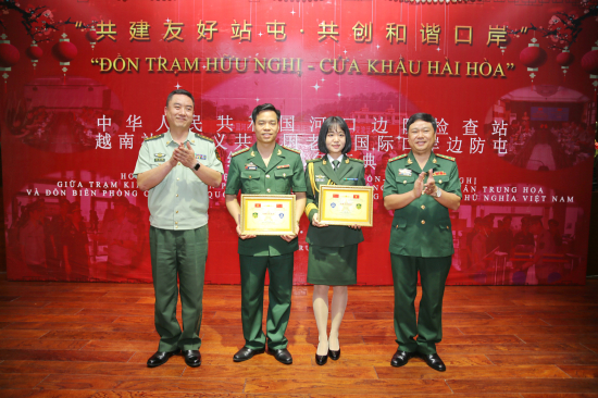 2vkji10lyr-47360_306398906335490792_anh_2