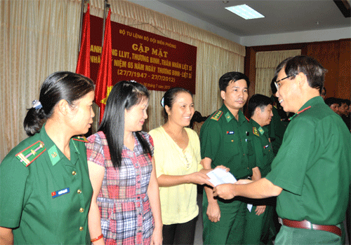 377Thieu-tuong-VU-HIep-Binh.gif