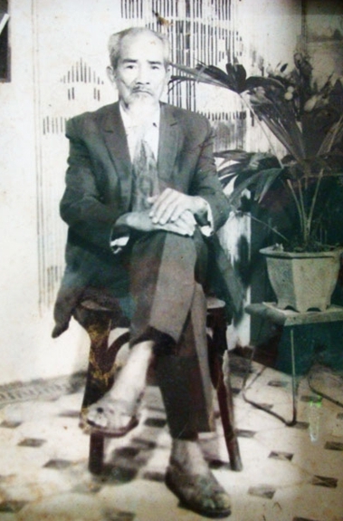 379x575_6a-1.JPG