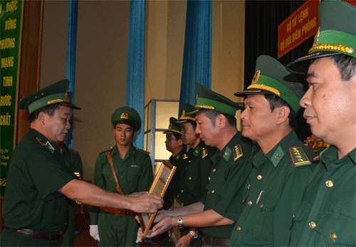 381DSC_7027.gif
