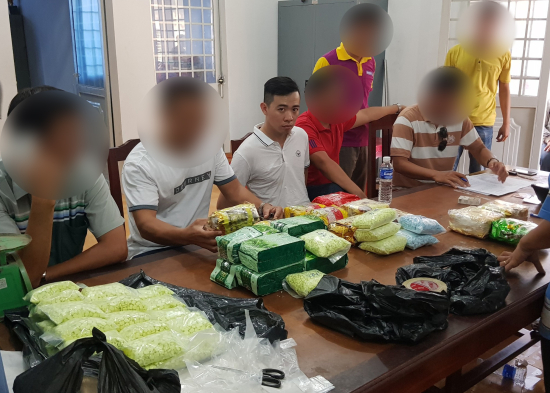 4-toan-bo-so-tang-vat-26-6-kg-nghi-la-ma-tuy-bi-luc-luong-chuc-nang-bat-giu