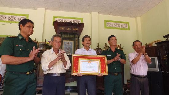 4a825js6hu-51314_1401674719896773086_Ong_Phong