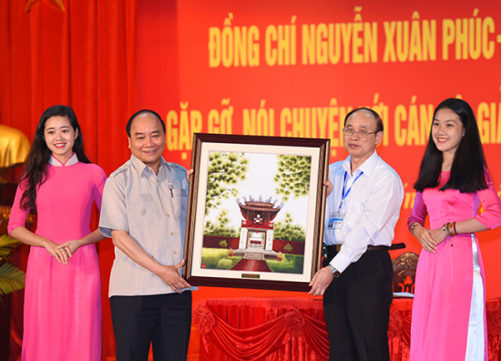 4l1qexu27y-48232_01d2b6d0-163d-4a0b-be2e-be945247e89a_Thu_tuong_noi_chuyen_voi_sinh_vien_2