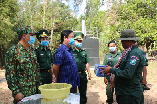5-dong-chi-le-minh-hoan-uy-vien-trung-uong-dang-bi-thu-tinh-uy-dong-thap-hang-dau