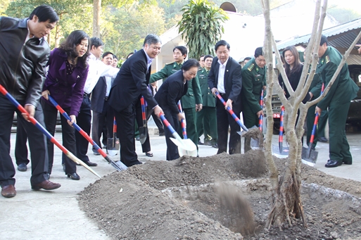 513x341_09-08-30_dc-nguyen-thi-doan-tron