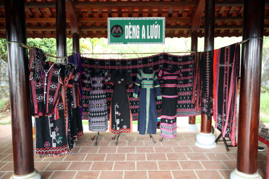 54retxafbd-13742_f_jv10eb5v0_1
