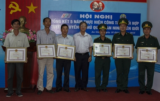 559x355_15-56-15_anh1-khen-thuong.jpg