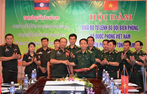574x368_09-42-54_hoi-dam-2.jpg