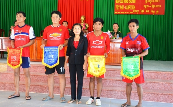 599x373_18-39-45_cac-doi-bong-chuyen-vui