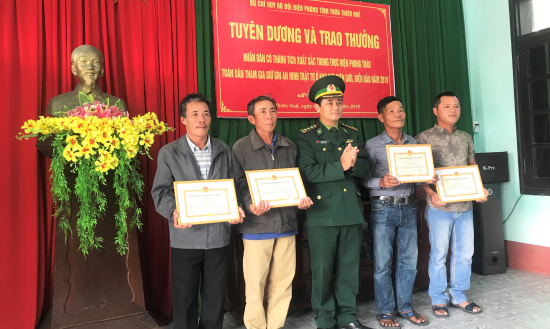 6-12-khen-thuong-nguoi-duoc-ma-tuy-anh-5