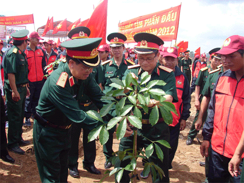 672Dong-chi-Tu-lenh-va-Chinh-u.gif