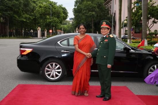 6i3s4mvjy7-577_7605191091713189588_i_tng_Ng_Xun_Lch_n_b_Nimala_Sitharaman.jpg