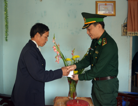 6sbed9hjam-58508_9845555271366466449_trao_tien