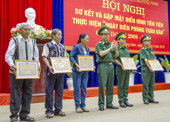 73hdy0kuqi-4836_f_jmab33ci1_1_tng_bng_khen