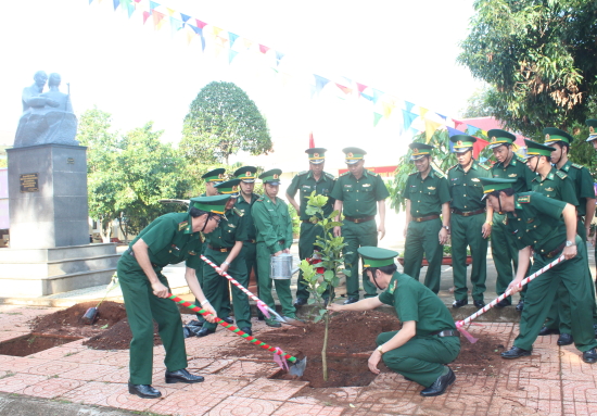 750u_sinh-nhat-bac-nguyen-dan