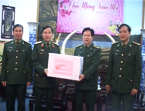 781Bo-tu-l_nh-quan-khu-4-tang-.gif