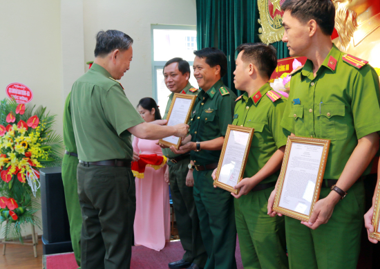 7fpb_anh-4