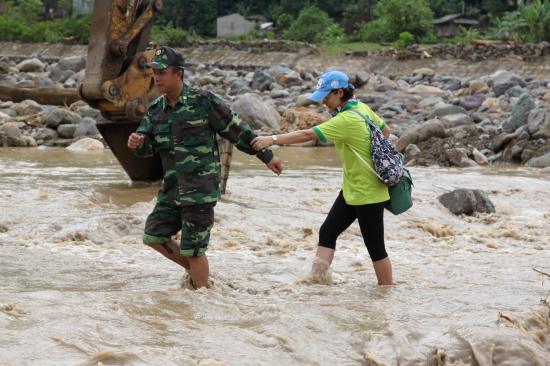 7rkq4epvdw-65379_1335565517645817367_anh_2
